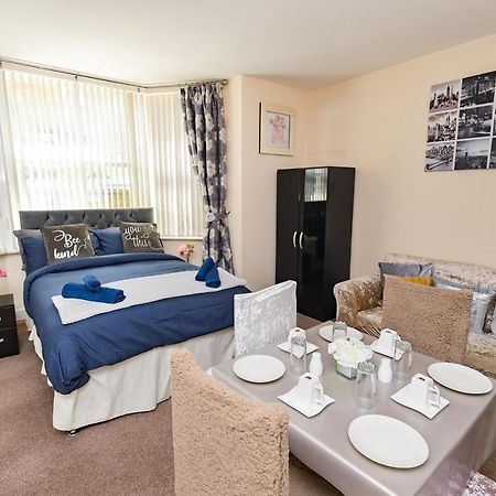The Elm Wood Apartments Huddersfield Eksteriør bilde