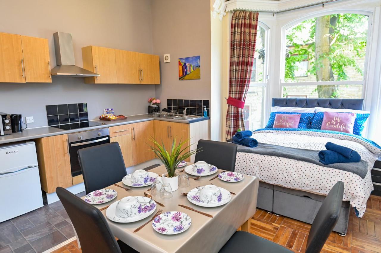 The Elm Wood Apartments Huddersfield Eksteriør bilde