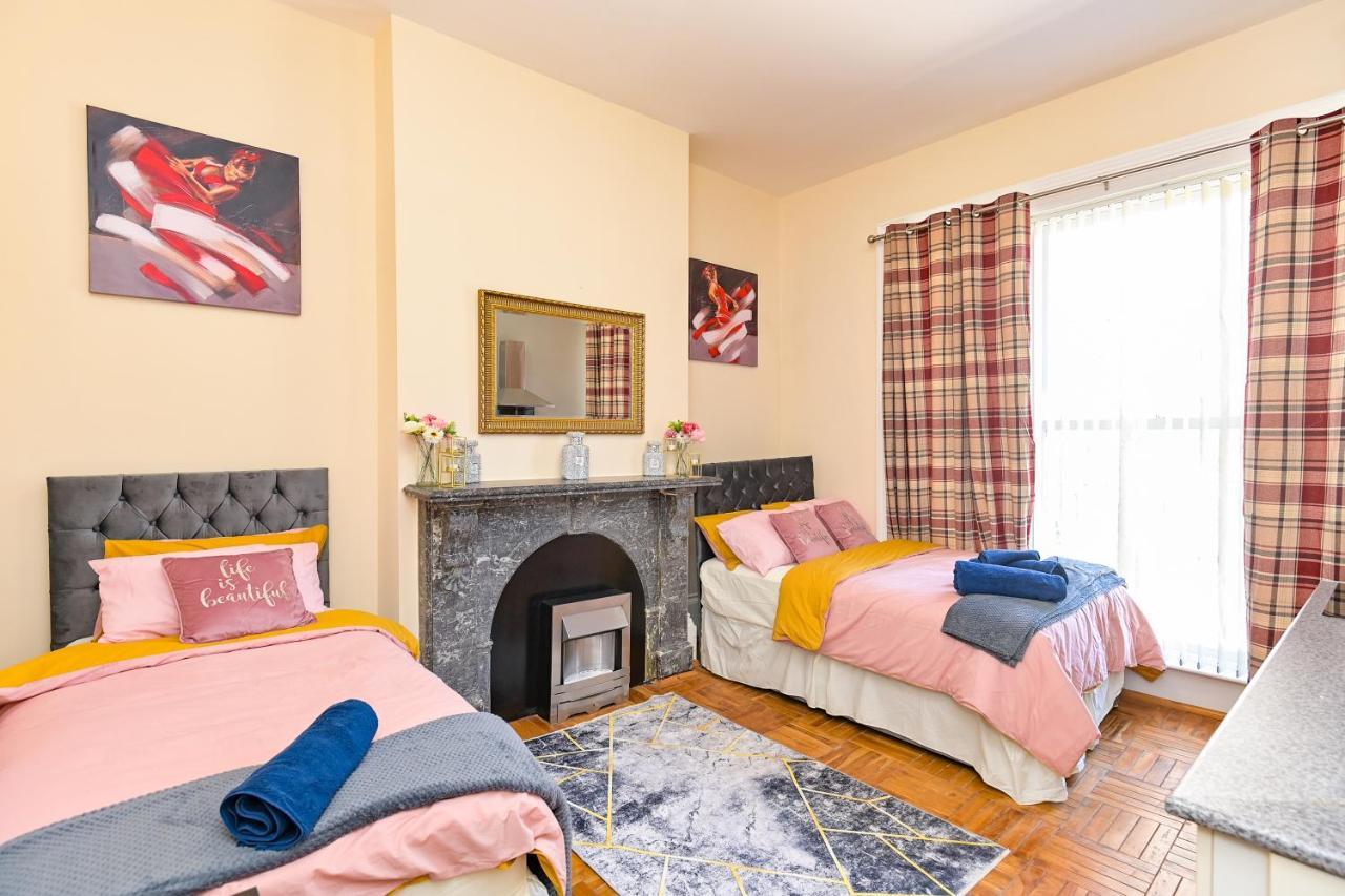 The Elm Wood Apartments Huddersfield Rom bilde