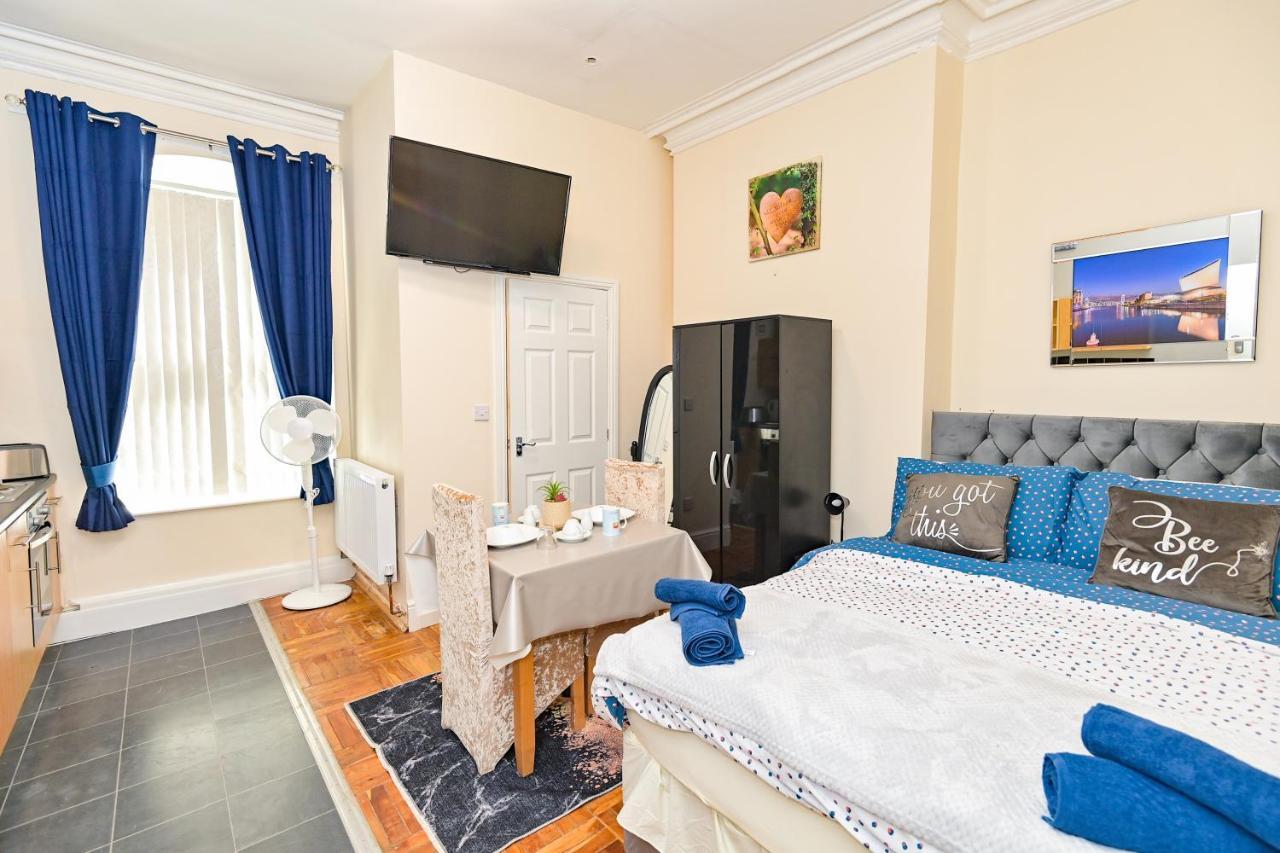 The Elm Wood Apartments Huddersfield Rom bilde